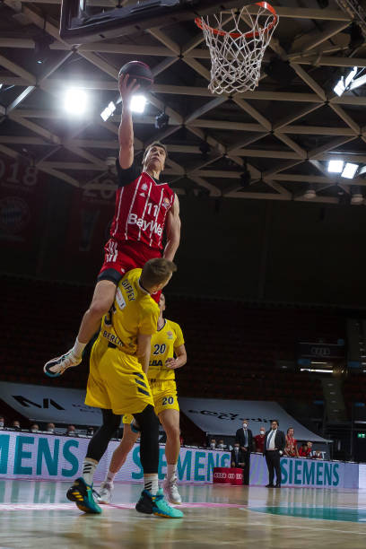 兰球迷期待 兰球迷期待