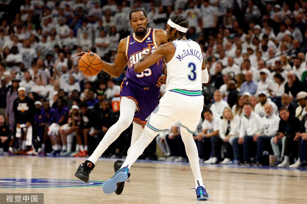 初次亮相 初次亮相